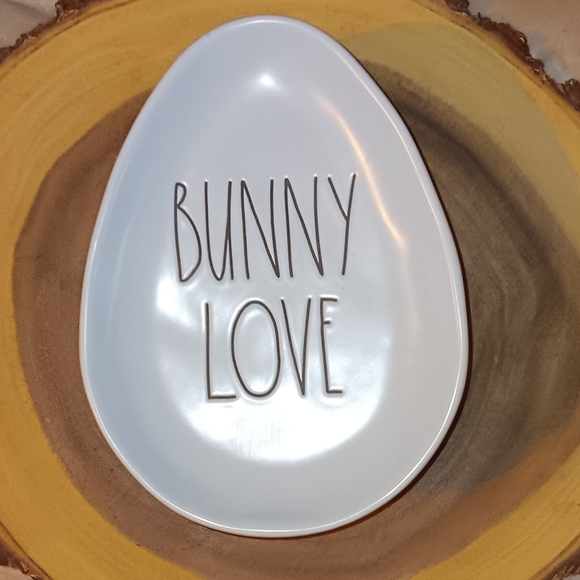 Rae Dunn HUNNY BUNNY plates - Picture 3 of 3